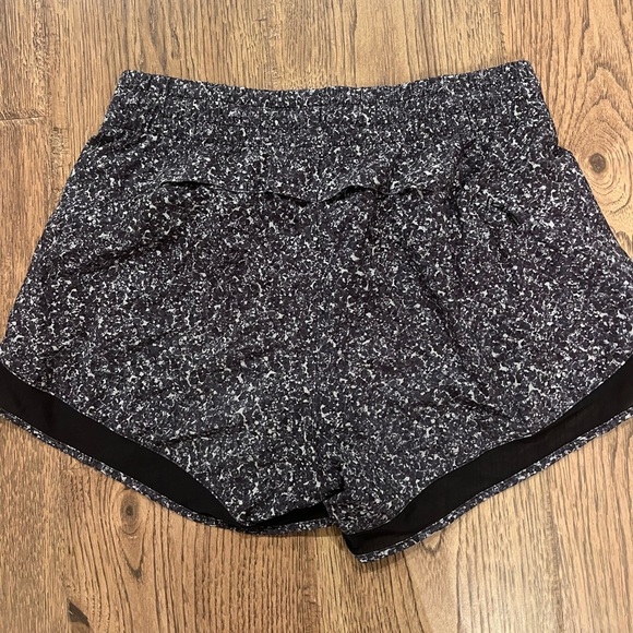 Athleta printed mesh racer run short 4" size XS running shorts - Picture 3 of 3